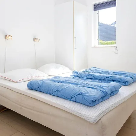 10 Person In Grenaa-by Traum Grenå